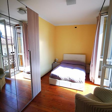 Appartement Torres Rojas à Ivrée Extérieur photo
