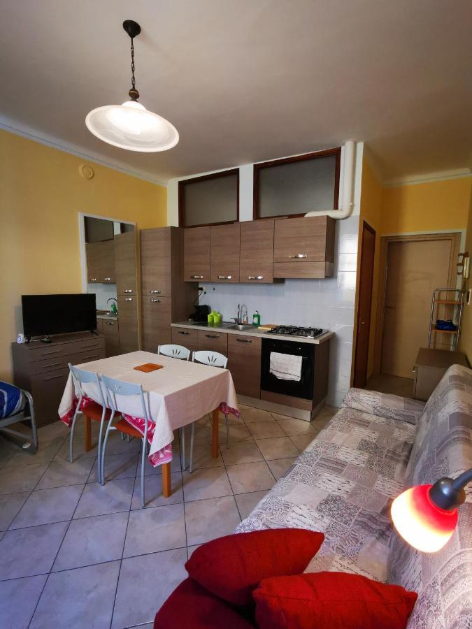 Appartement Torres Rojas à Ivrée Extérieur photo