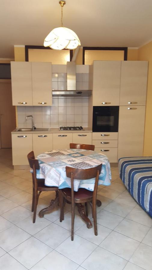 Appartement Torres Rojas à Ivrée Extérieur photo